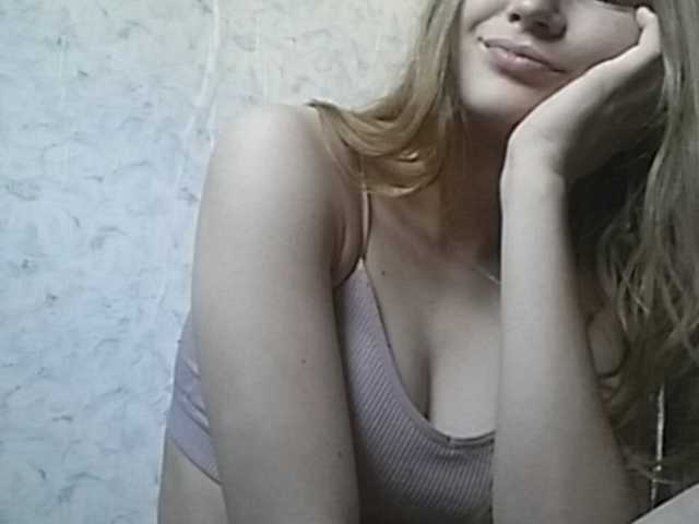 Fotogrāfijas -Sexy-baby- Hello everyone! I’m Alice, I like to chat and gymnastics) Add your friends and make love!