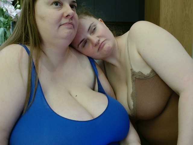 Fotogrāfijas 4LyndsyDaisy 38DD and 40H size 4NaturalBigTits here! #bigtits #bbw #bigass #lesbianshow #bignipples Lets make hot 3somes in PVT:P Lets have fun guys:)