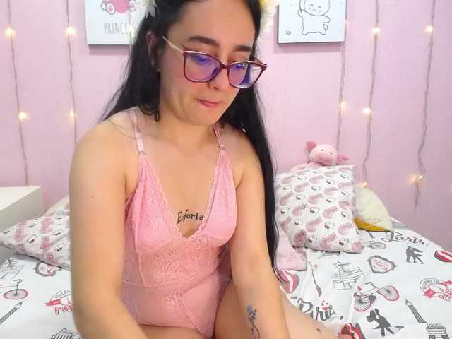 Fotogrāfijas Aaliss-coy ⭐️❤️​Play ​with ​my ​little ​pussy ​and ​make ​me ​very ​hot❤️⭐#​teen #​daddy #​cum #​smalltits