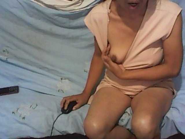 Fotogrāfijas Abigaila wanna play guys?