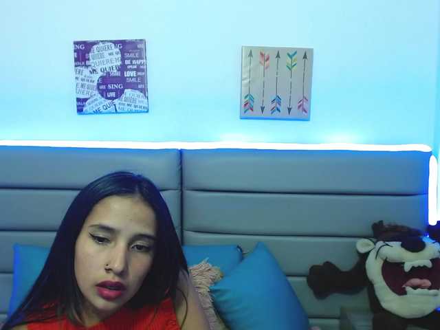 Fotogrāfijas AbrilVel Hey, Welcome to my room, I hope you enjoy it! bienvenido(s) a mi habitación, ¡espero que lo disfrutes! GOAL: Ahegao 150 tkns