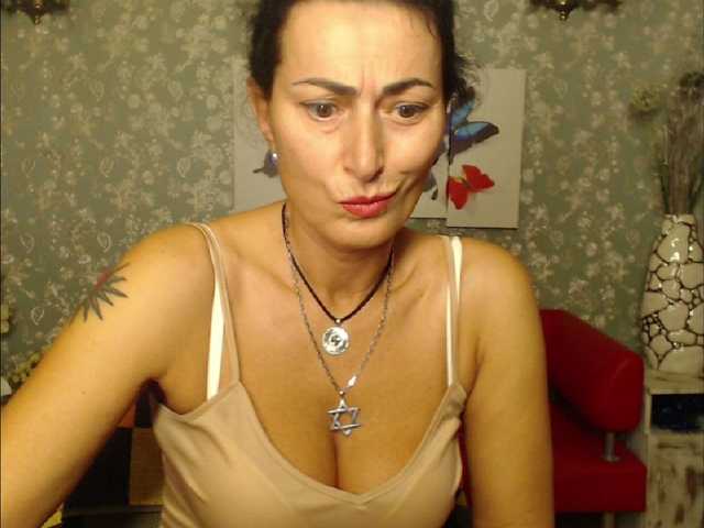 Fotogrāfijas Abudabiz PM 5 Token Bra off 100 look at the camera for 20 tokens. Panties off 100 token ohmibod make me wet ^^ )))) Let's have some fun))) Hott Kisssssssssssss)))