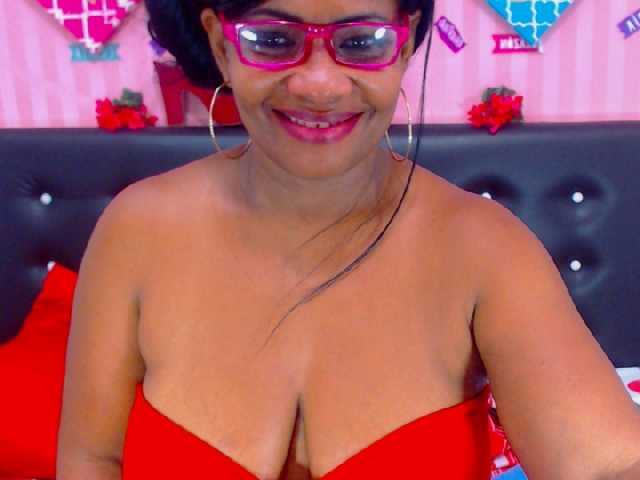 Fotogrāfijas AdaBlake Welcome to my room! let's have a horny morning #lovense lush: #allnatural #ebony #pussy #squirt #latina bigtits #bigass - #cum show at goal!
