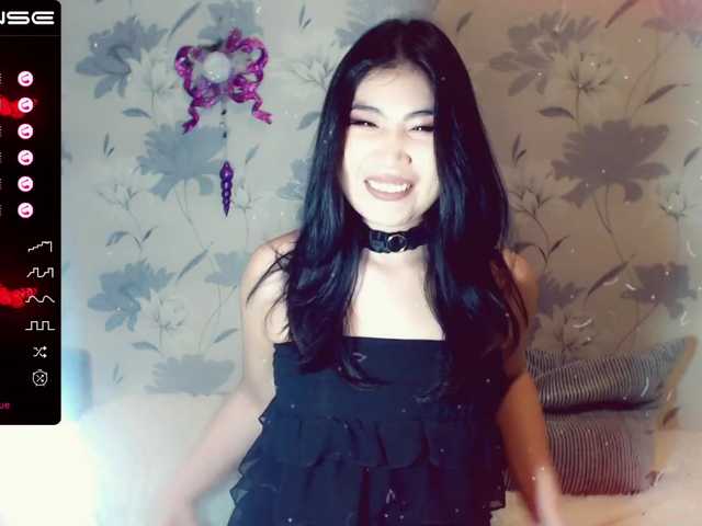 Fotogrāfijas adellasweety #cum show#get naked#sguirt#asian play with pussy