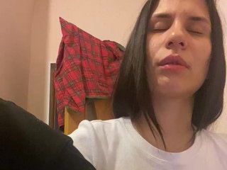 Erotiska video tērzēšana AdelyaVlad