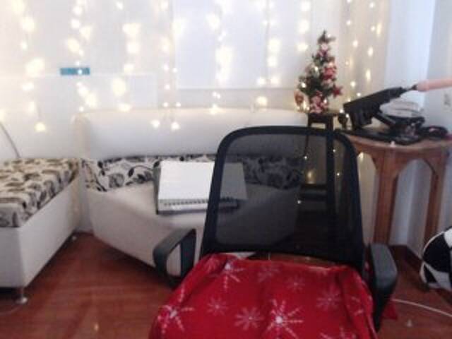 Apraides ekrānuzņēmumi AhriBluff