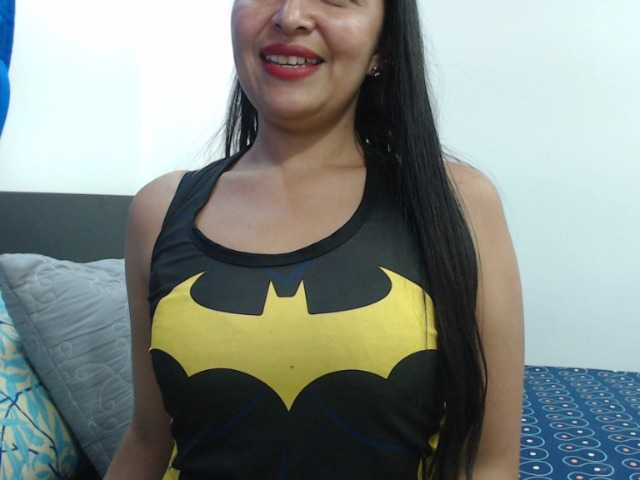 Fotogrāfijas ALAINAXXX I am an outgoing girl a bit naughty in my pvt shows I squirt, cum, milk show and I indulge all your fantasies