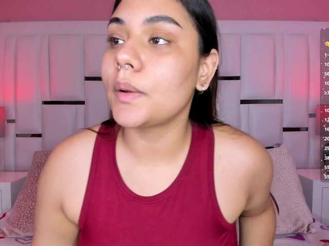 Apraides ekrānuzņēmumi AlannaWest