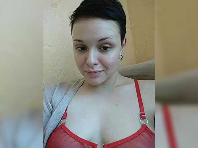 Apraides ekrānuzņēmumi Katy_Manson