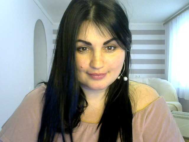 Fotogrāfijas AlinaVesko I am non nude =)I DO NOT MAKE SHOWS IN MY ROOM IS CHAT ONLY