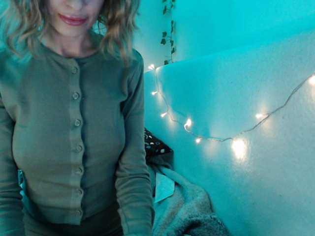 Fotogrāfijas Alisa-Nora hi im Alisa * favorite vib 25 50 88 181* when i feeel good -you will see me naked and squirt* want me 69*show face 77* snap 888*