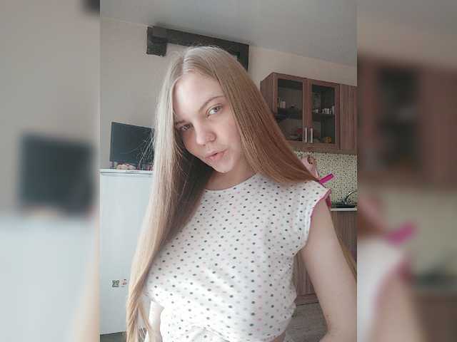 Fotogrāfijas alisekss8 Hello boys!) Im Alice, Im 24 age. Subscribe to me and put a heart!) Subscription for tokens!) I undress in private or in a group, not in public) Collecting tokens for a new camera!!)