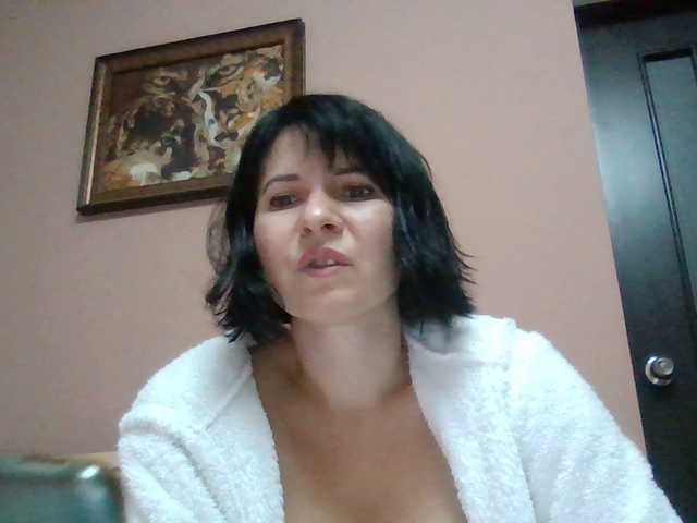 Fotogrāfijas AllaBoni Hi guys! WHO MAKE ME CUM???with me a pleasure to entertain) so requests to play me and you will not regrethi,I have a new toy let it protest it together