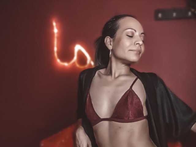 Profila foto AlmaHotMilf