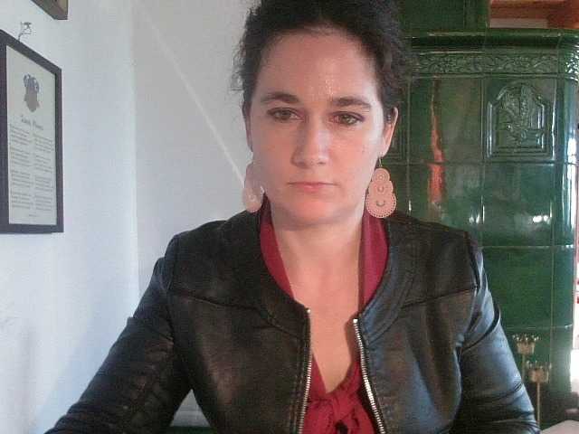 Apraides ekrānuzņēmumi AmanelWhite