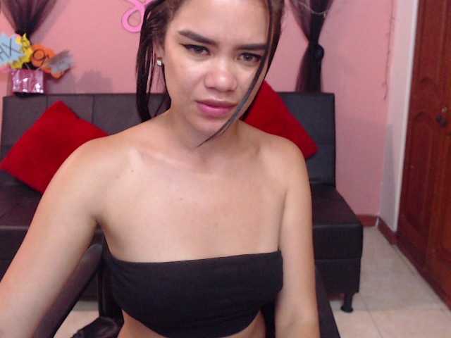 Fotogrāfijas AmberFerrer Hi guys, want to see my bathroom show? We are going to have fun a little, embarking on my face and whatever you want #teen #bigass #latina #bigboobs #feet