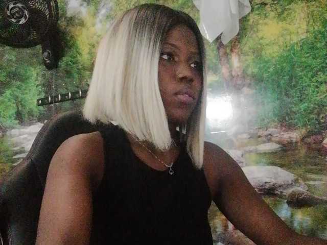 Apraides ekrānuzņēmumi AmyBlacks