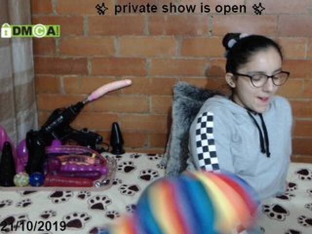 Apraides ekrānuzņēmumi analgirll