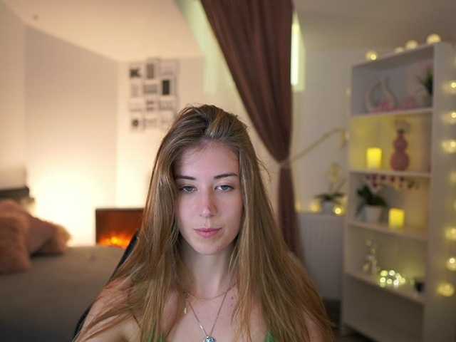 Apraides ekrānuzņēmumi AngelaWhite18