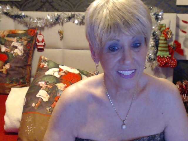 Fotogrāfijas ANGELGRANNY welcom guys..pm..50 tk..pussy or ass..100..tits or feet..50..let s have fun