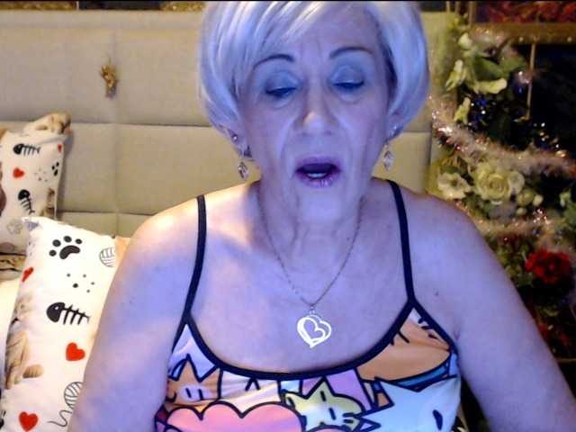 Fotogrāfijas ANGELGRANNY welcom guys..pm..50 tk..pussy or ass..100..tits or feet..50..let s have fun