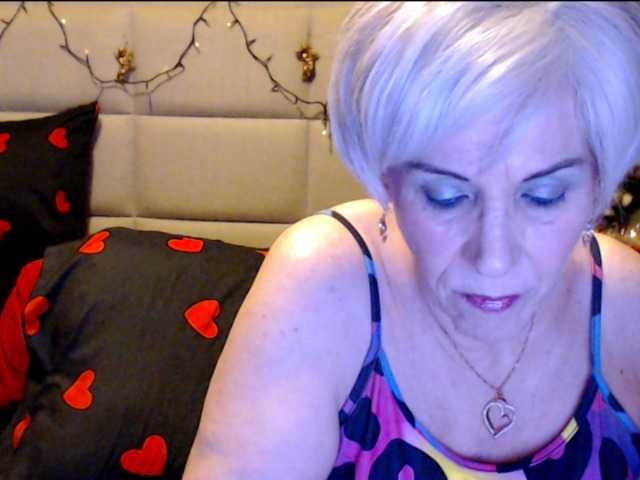 Fotogrāfijas ANGELGRANNY welcom guys..pm..50 tk..pussy or ass..100..tits or feet..50..let s have fun