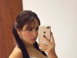 Erotiska video tērzēšana angelina-loughty