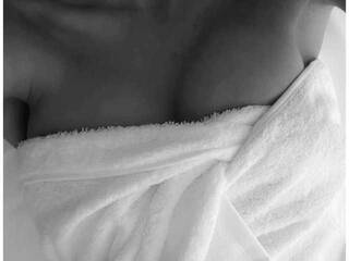 Erotiska video tērzēšana Angie-Delores