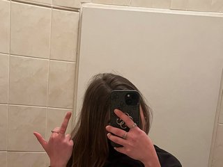 Erotiska video tērzēšana anirie_findom