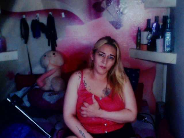 Fotogrāfijas annysalazar Hello, welcome to my room! : Please, without demands! Pray or ask! First advice! My Lovense is active, I will be very happy if you make my pussy wet even more.