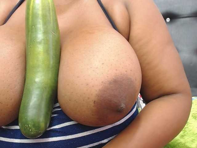 Fotogrāfijas antonelax #ass #pussy #lush #domi #squirt #fetish #anal deep cucumber #tokenkeno