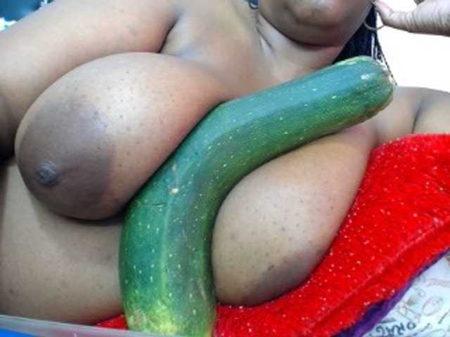 Fotogrāfijas antonelax #ass #pussy #lush #domi #squirt #fetish #anal deep cucumber #tokenkeno