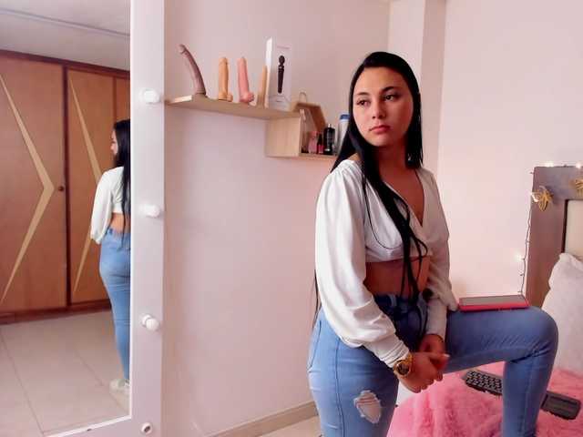 Fotogrāfijas Ariana-bel Today I hope a great day and I know a little as a new model in Bongacams.com