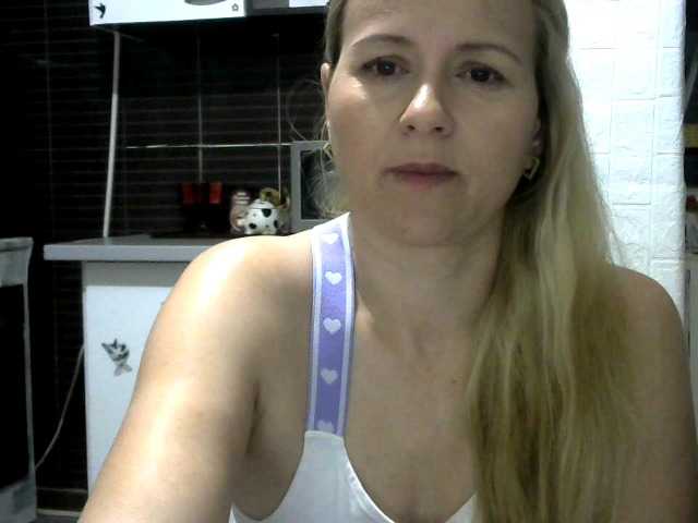 Fotogrāfijas arianna_92 Hello guys...Welcome to my room!!!​​ lovense is on! @remain naked rub pussy !!!