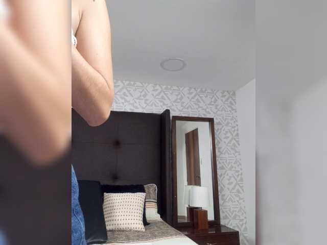 Apraides ekrānuzņēmumi ArielMoore