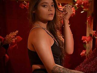 Erotiska video tērzēšana AryaLovejoy