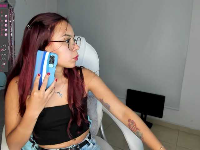 Apraides ekrānuzņēmumi AshelyGirl