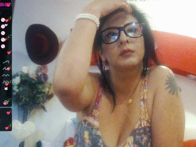 Fotogrāfijas ALINA___ HELLO GUYS!!!Help for buy new lush lovense/naked999/ass200/hole ass250/boobs100/pussy300/dance150/make me weet and happy