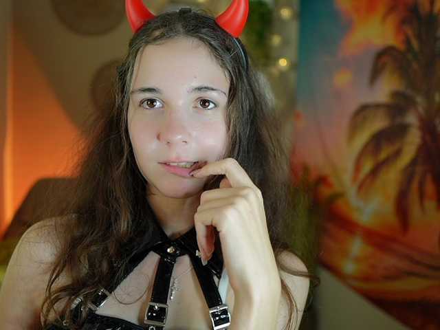 Fotogrāfijas AvaTaylor Happy halloween!! #petite #naughty #cute #brunette #18 Let me be your cute devil tonigh