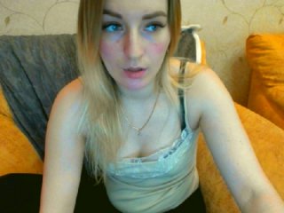 Fotogrāfijas BeautyyBlond boobs 24 ass 35) add as friend 4) pm 1 с2с 5)strip dance 55