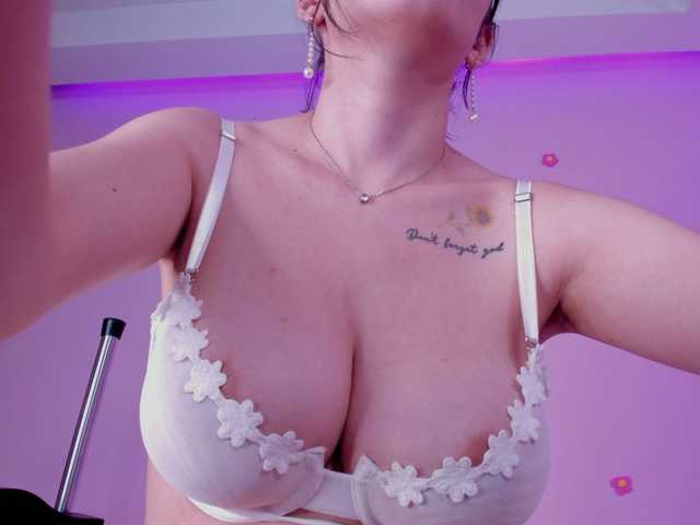 Fotogrāfijas bella-adams Hey! im so happy u be here with me ♥ let's have fun ♥ #latina #skinny #bigboobs #bigtits #bigass #squirt #blonde #cute