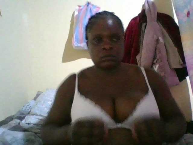 Apraides ekrānuzņēmumi bigboobies2