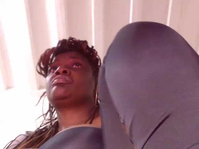 Apraides ekrānuzņēmumi BigBustyBlack