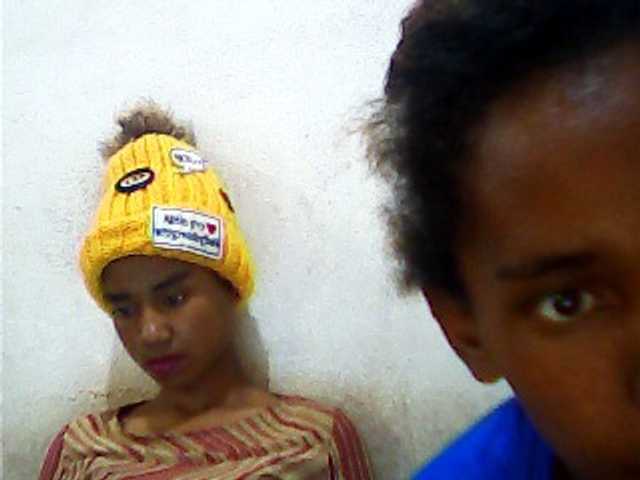 Apraides ekrānuzņēmumi Black-Doubles