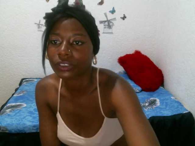 Fotogrāfijas Blackrosess15 Hi guys, today I'm horny, I want us to play for a while, if you want to talk with me, start with 2 tokens and we can talk about whatever you want, I get naked and masturbate120 token o pvt.500. (101500).
