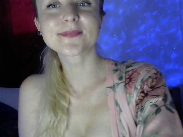 Apraides ekrānuzņēmumi blonde-kisses