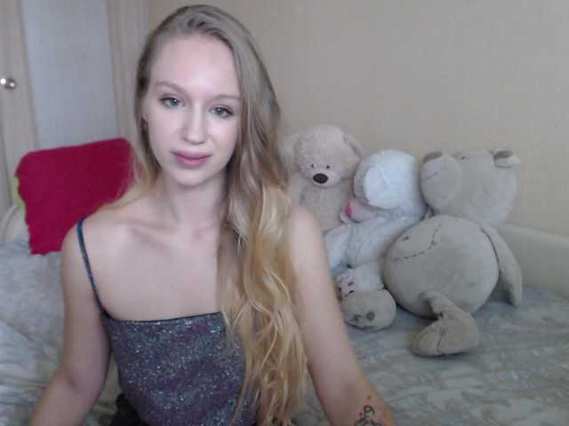 Fotogrāfijas BlondeAlice Hello! Im Alice, glad to see u here! Tip me for buzz my pussy! Take me in my pvt show first! Muah!