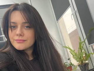 Erotiska video tērzēšana BloomWithMarry