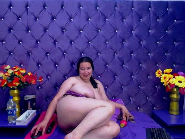 Fotogrāfijas BulmaPrinces I am a beautiful and very hot girl I love playing everything #bigboobs #bbw #curvy #natural I LOVE ANAL ....