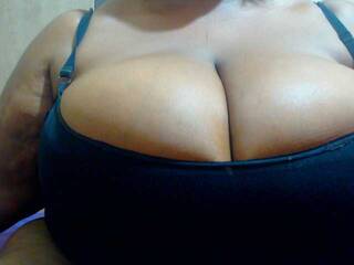 Erotiska video tērzēšana bustytitsxx